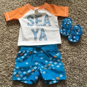 NWOT Old Navy 0-3 month baby boy swim set